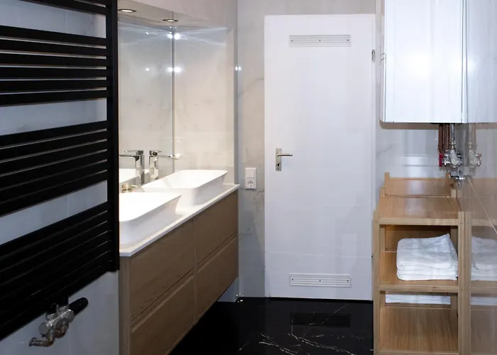 Modernes 3 ! Διαμέρισμα *